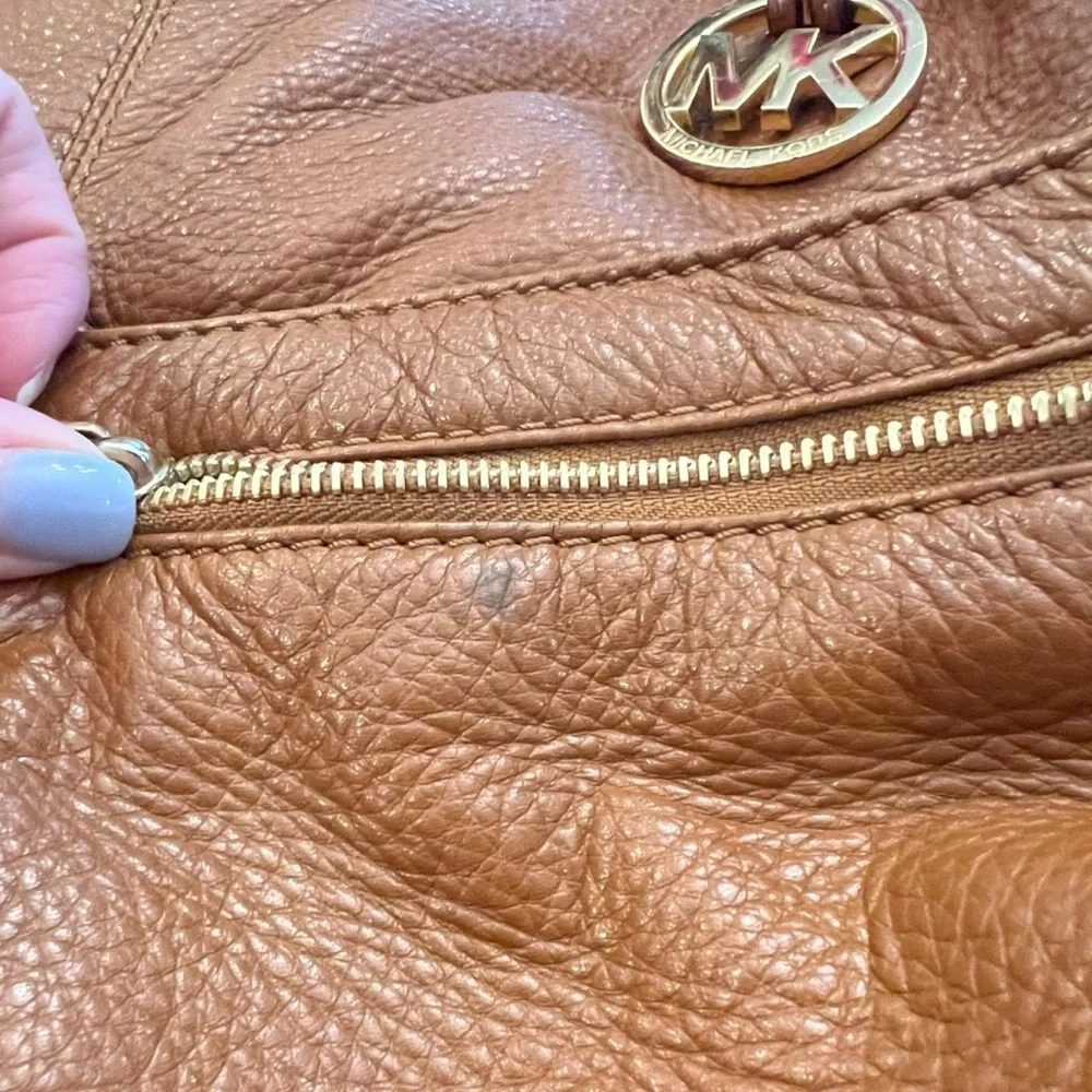 MICHAEL Michael Kors Tan Gold Leather Large Layton Hobo Bag Zippered BOHO Preppy - Picture 5 of 16